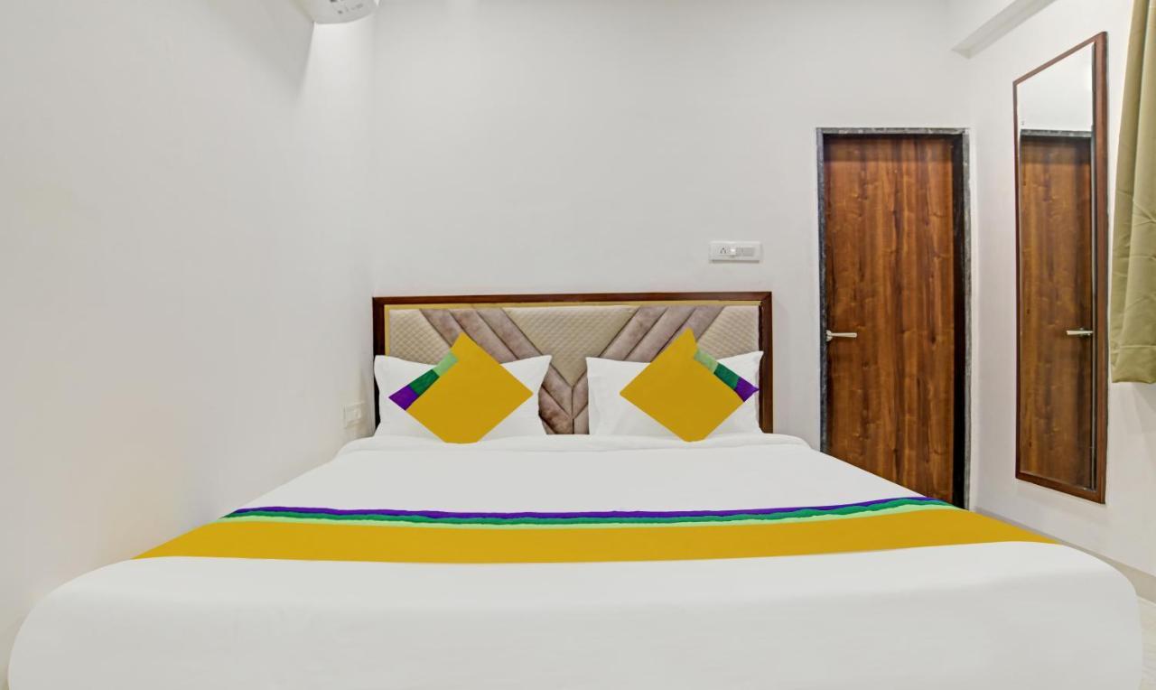 Itsy Hotels Phoenix Indore Exterior photo
